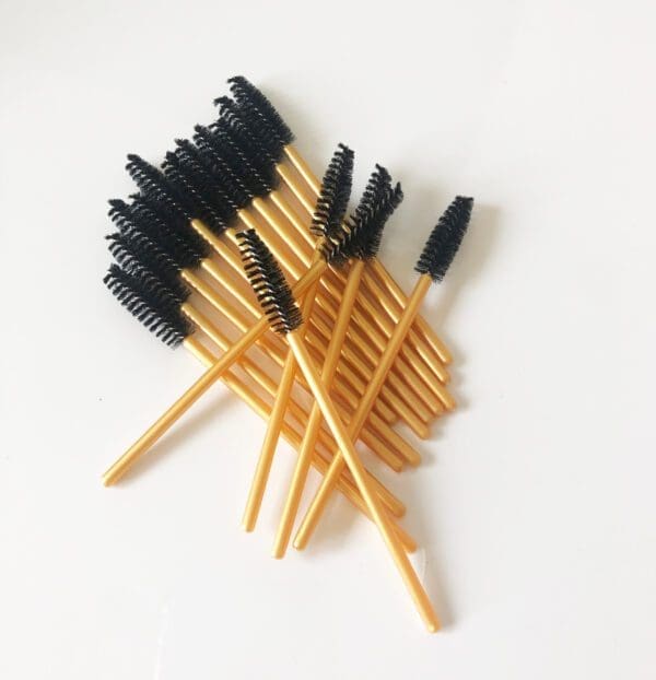 Eyelash wands